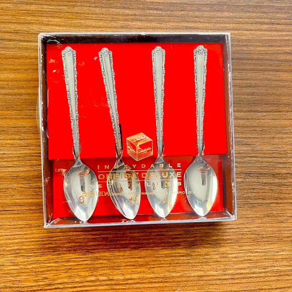 New!! Vintage Oneida Deluxe Teaspoons 6" Set Of 4, In Original Package - Picture 2 of 5